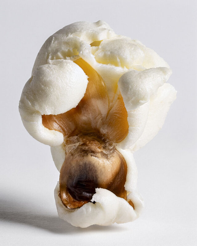 Peter Garmusch, Popcorn No. 1, 2025, 150 × 190 cm, Edition von 7+1, geprintet auf printed on Hahnemühle Photo Rag baryta. © Peter Garmusch, Bildrecht, 2025